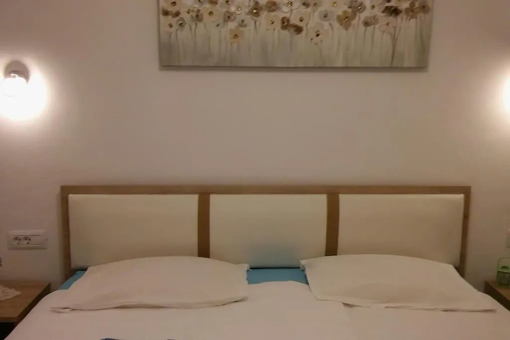 Apartma Nada, Tu Boste V Centru Poletnega Utripa Pula Apartament